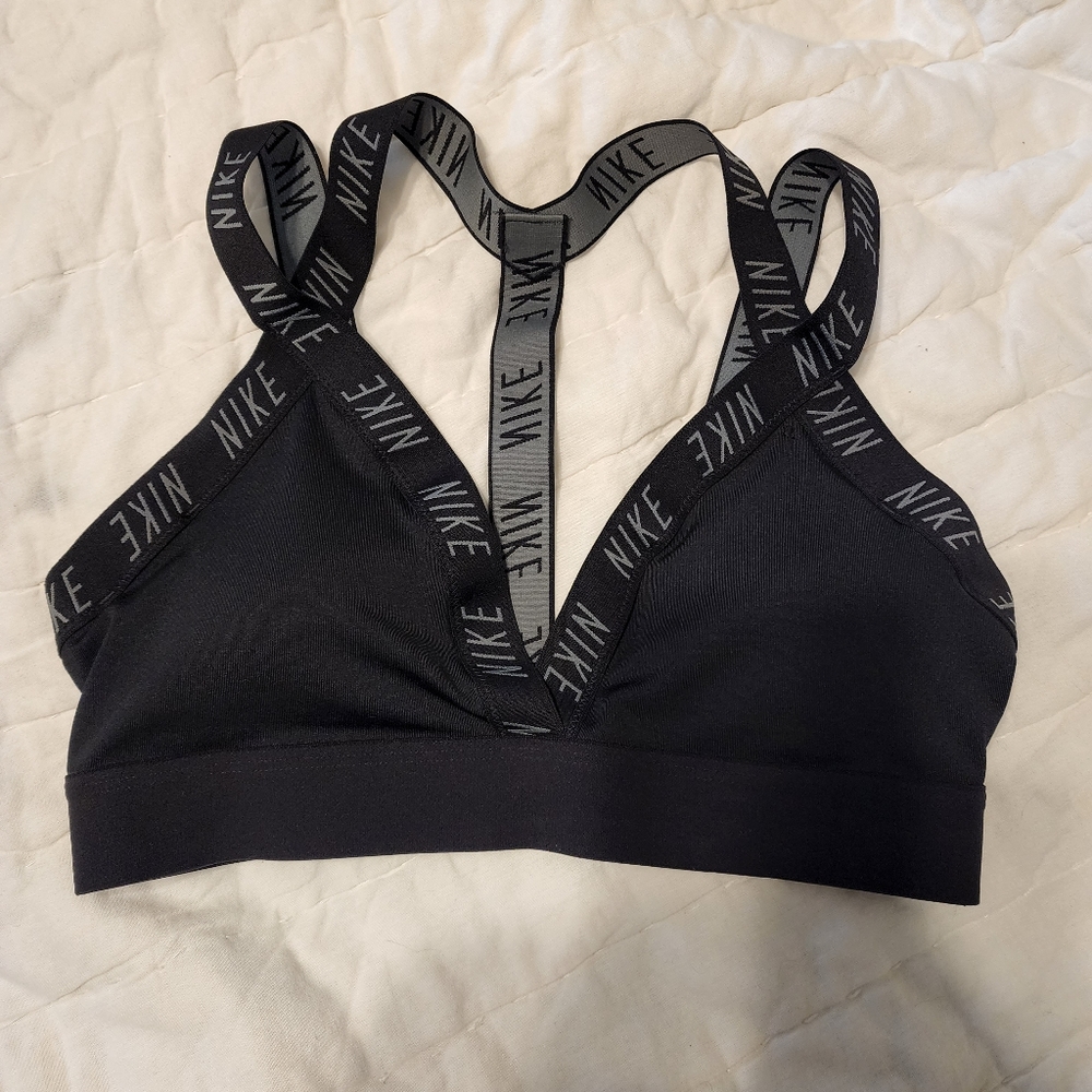 Nike Women's Medium Black Sports Bra